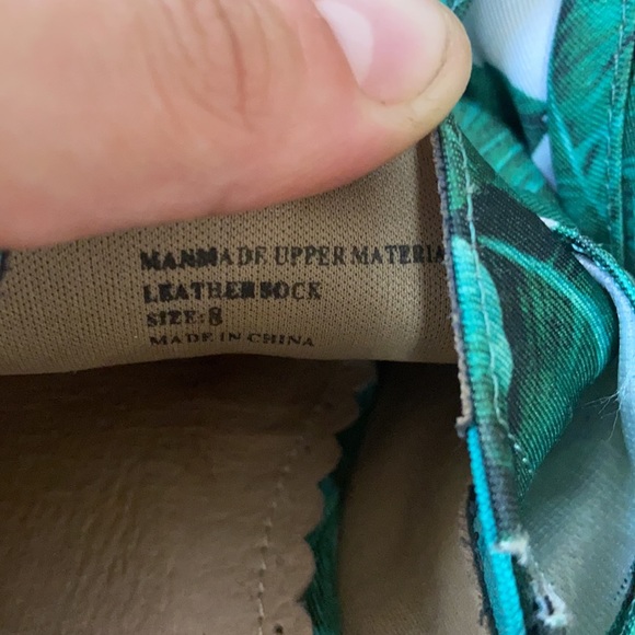 Restricted Switch Over Green Slip Ons - Picture 3 of 7